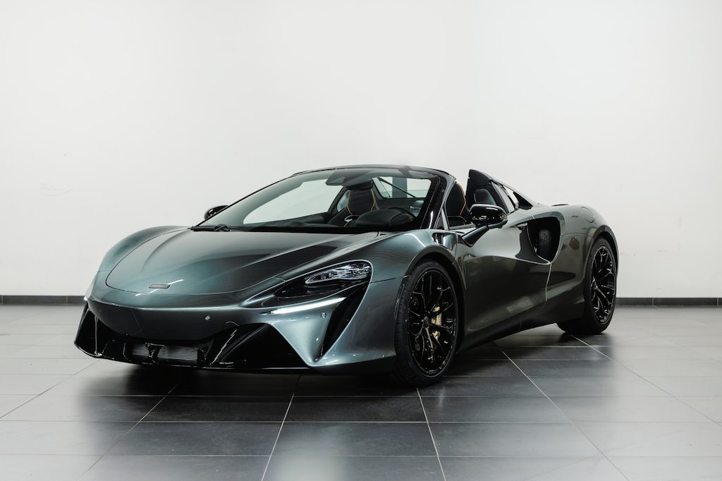 McLaren Artura Spider