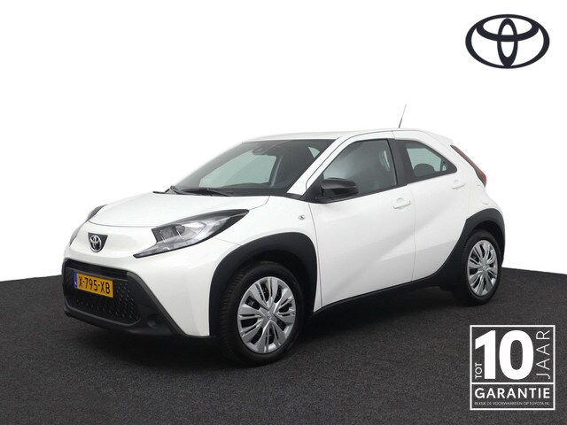 Toyota Aygo X - 1.0 VVT-i S-CVT Play | Automaat | LAGE KM-STAND | Parkeer ca
