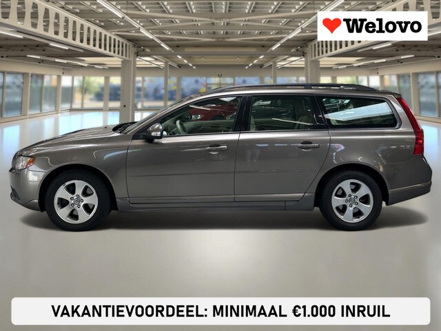 Volvo V70 - 2.5FT Momentum Incl. BTW, leder, trekhaak, electr. klep, ver