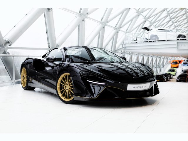 McLaren Artura Spider 3.0 V6 Plug-in | JPS Livery | Tech Pack | Electrochro