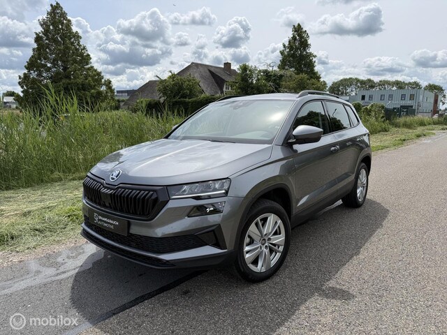 Skoda Karoq - 1.5 TSI ACT Business / Pano / Trekhaak / CarPlay