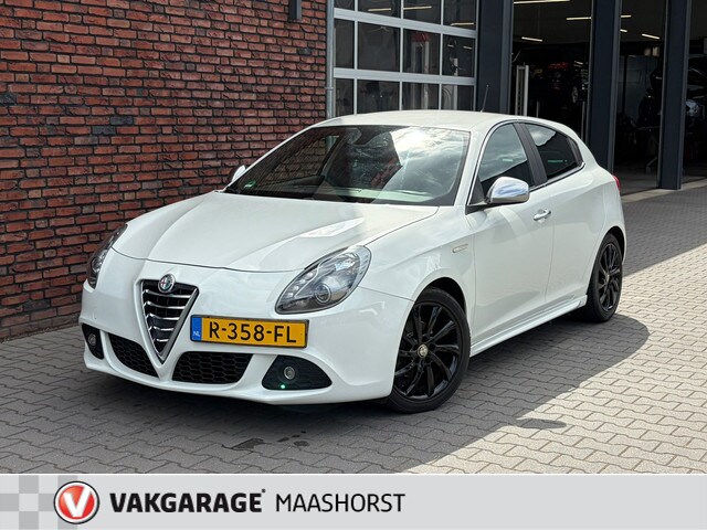 Alfa Romeo Giulietta - 1.4 T Distinctive ClimateControl/Airco/Cruise
