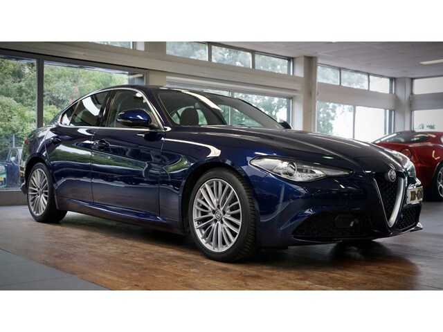 Alfa Romeo Giulia - 2.0T Super | 300 pk | Sportuitlaat | Flippers | Veloce int |