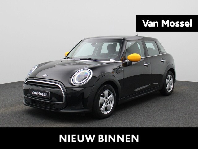 MINI One - 5-Deurs 1.5 Essential | Navigatie | LMV | Parkeer sensoren |
