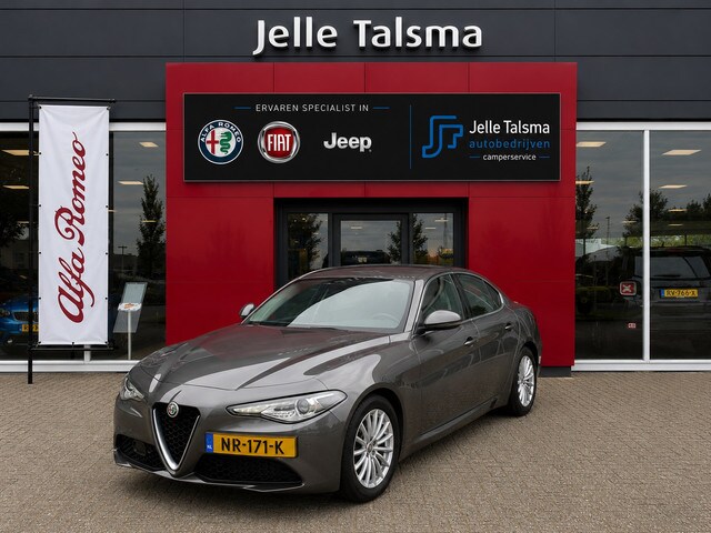 Alfa Romeo Giulia - 2.0T Super | Climate Control | Navigatie | Afneembare Trekha