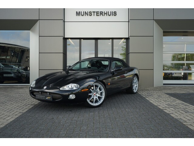 Jaguar XKR - 4.0 V8 Convertible | Verwarmde voorstoelen | Cruise control 