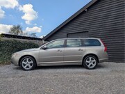 Volvo V70 - 2.0 T5 Summum