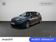 Volkswagen Golf - 1.5 eTSI R-Line 130 pk Automaat (DSG) | Navigatie | Panorama