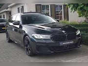 BMW 5-serie - 530e (292pk) M pakket HUD/H&K/Pano/Comfort Stoelen