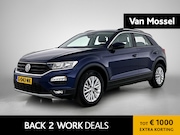 Volkswagen T-Roc - 1.5 TSI Style | ACHTERUITRIJCAMERA | TREKHAAK | NAVIGATIE | 