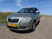 Skoda Fabia - 1.6-16V Ambiente AUTOMAAT ZEER NETTE AUTO