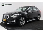 BMW X1 - sDrive18i High Executive (TREKHAAK, CAMERA, STOELVERWARMING,