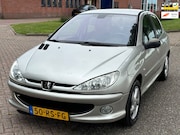 Peugeot 206 - 1.6-16V Griffe 5-Drs ECC Audio-CD Leder Sportstoelen LMV 15"