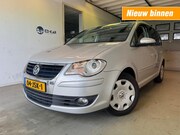 Volkswagen Touran - 2.0 TDI Highline 5 PERS. CLIMA PDC RIJDT HEEL GOED NAP