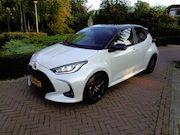 Toyota Yaris - 1.5 Hybrid 116pk CVT Executive Sport bij Toyota specialist ,