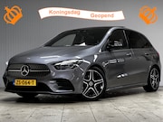Mercedes-Benz B-klasse - 200 Premium Plus AMG/ Night Pakket/ Trekhaak/ 164pk/ Wide-Sc