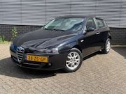 Alfa Romeo 147 - 1.6TS 16v 120pk 5 drs. Distinctive