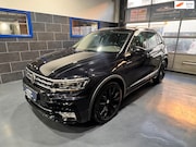 Volkswagen Tiguan - 2.0 TDI 4Motion R-line PANO-KEY-360-VIRTUAL-TREKHAAK-4M-CLIM