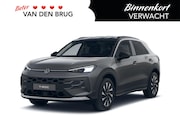 Volkswagen T-Roc - 1.5 eTSI Life | Trekhaak | Stoel & Stuur verwarming | Achter