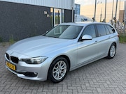 BMW 3-serie - 318d Executive 2013 Pano Leer