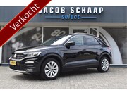 Volkswagen T-Roc - 1.5 TSI Style Automaat / Navigatie / Adap. Cruise / Trekhaak