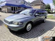 Volvo V70 - 2.4 T Comfort Line 200PK camera grootscherm