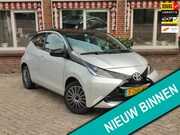 Toyota Aygo - 1.0 VVT-i x-play Two tone color Airco Camara - RIJKLAAR