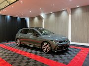Volkswagen Golf - 1.5 eTSI R-Line Business Pano Camera Matrix-LED Virtual ACC