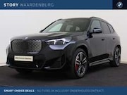 BMW iX1 - eDrive20 M Sport / Panoramadak / Achteruitrijcamer