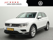 Volkswagen Tiguan - 1.5 TSI Comfortline Business | Trekhaak | Navigatie | 18 inc