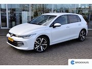 Volkswagen Golf - 1.5 eHybrid 204PK DSG-6 Life Edition | TREKHAAK | STOEL + ST