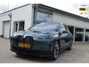 BMW iX - XDrive40 High Executive/1 Eig./Trekhaak/harman kardon/massag