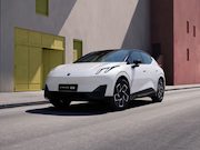 Lynk & Co 02 - Core 66 kWh | 11 kW lader | Achteruitrijcamera | Alarmsystee