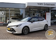 Toyota Corolla - 2.0 Hybrid BI-TONE STOEL/WISSER&STUURVERW HEAD UP DISPLAY KE
