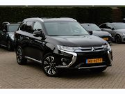 Mitsubishi Outlander - 2.0 PHEV Premium / Trekhaak / Camera / Leder&Alcantara / Key