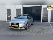 Audi A1 - 1.0 TFSI S-line grijs lichte schade