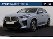 BMW iX2 - eDrive20 M Sport / Sportstoelen / Achteruitrijcamera / Stoel