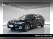BMW 5-serie - 540i xDrive Luxury Line | Panorama | 20" | Driving Assistant