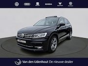 Volkswagen Tiguan - 1.5 TSI ACT Highline | Panoramadak | Trekhaak | Camera | Ele
