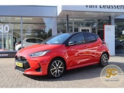 Toyota Yaris - 1.5 HYBRID LAUNCH EDITION PARK.SENSOREN V+A STOELVERW HEAD-U
