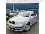Skoda Fabia - 1.4-16V Elegance | APK | Stoelverwarming | Airco | Parkeerse