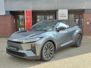 Toyota C-HR - Executive AWD 77 kWh NIEUW&DIRECT LEVERBAAR! PANODAK BLIND-S