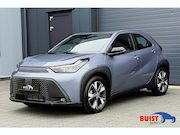 Toyota Aygo X - Hybrid 115 pulse 17" STOELVERWARMING LED CARPLAY NIEUWE AUTO