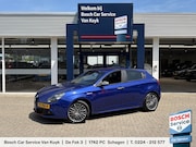Alfa Romeo Giulietta - 1.4 Turbo MultiAir Business Super / Automaat / NL-Auto / Vol