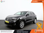 Volkswagen T-Roc - 1.5 TSI 150pk Automaat R-Line Edition Navigatie Apple Carpla