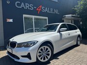 BMW 3-serie - 318I Touring Aut. Business Edit. + Camera + Car -play + Led 