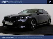 BMW 5-serie - 520 5 Serie 520i M Sport Automaat / Trekhaak / Panoram