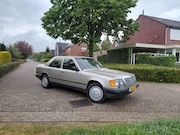 Mercedes-Benz 500-serie - 230 E