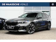 BMW 5-serie - 530e M Sport Automaat / Panoramadak / Trekhaak / Bowers & Wi