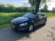 Volvo V60 - 2.0 T4 Kinetic 1e Eigenaar Airco Cruise Navi Pdc Achter Lede